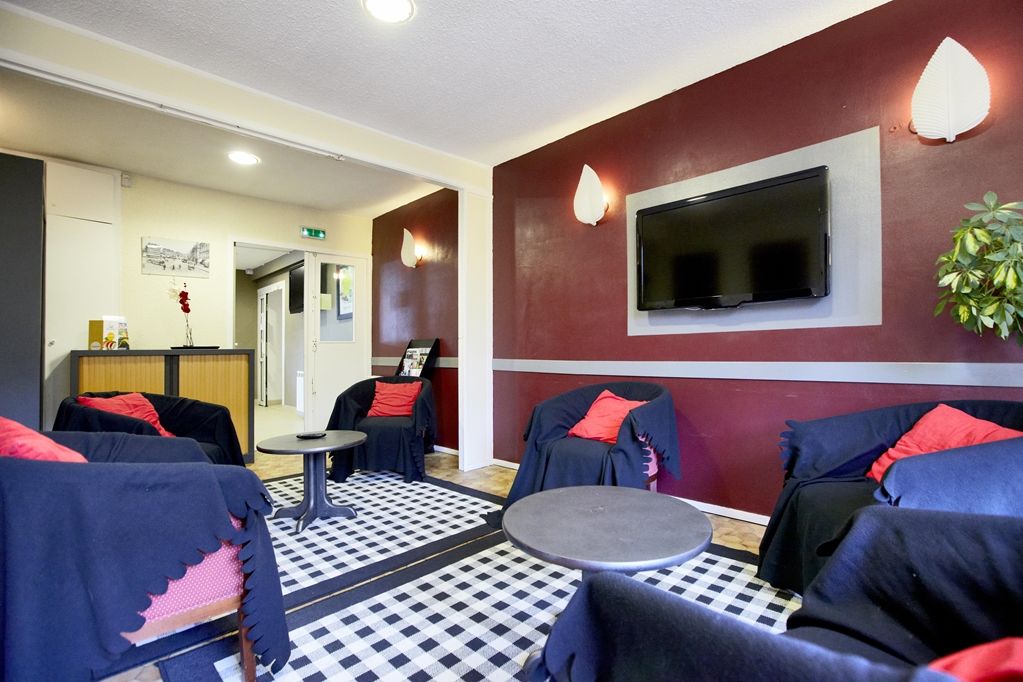 Campanile Dijon Est - Apollinaire Hotel 3*